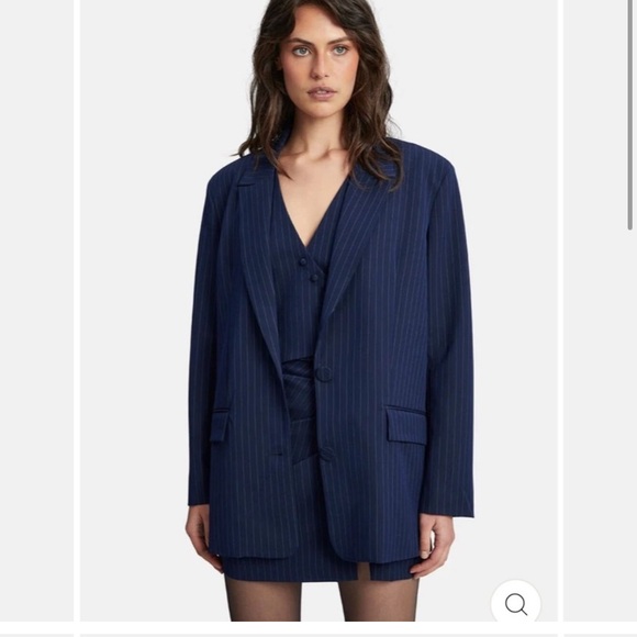 Bardot Women's PIN STRIPE BLAZER - NAVY STRIPE size M - Picture 1 of 3